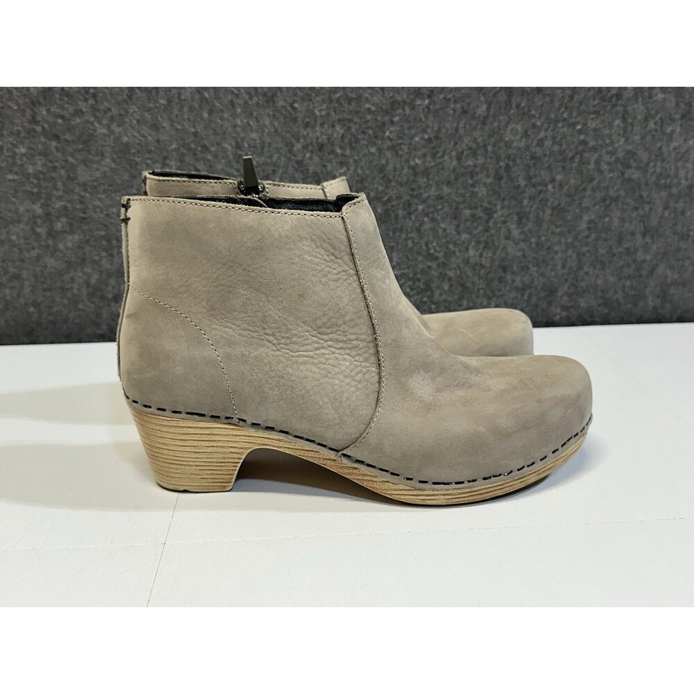 Dansko Boots Women 38 US 8 Taupe Suede Leather Maria Clog Ankle Comfort Zip B19